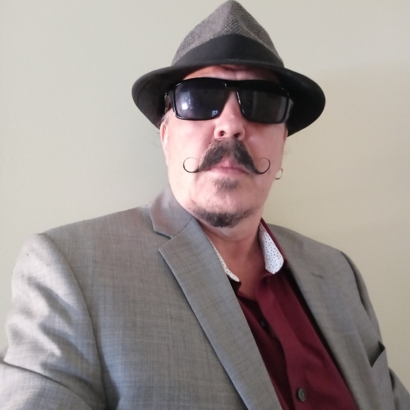 Meet your Posher, Daniel - Picture 2 of 9